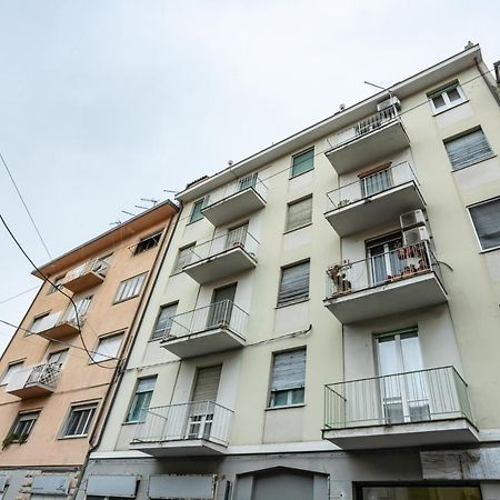 Yellowsunny Apartment With Two Balconies Pisa Eksteriør billede